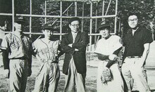 手塚治虫を囲む、トキワ荘のマンガ家たち。写真提供：手塚プロダクション