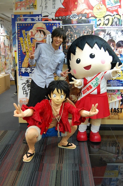 左上から時計回りに中川大志、まる子、ルフィ。