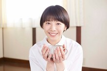 ドラマで主人公・まい役を演じる夏帆。