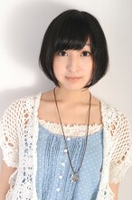 麗日お茶子役を演じる佐倉綾音。