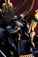 「北斗の拳」聖帝サウザーのフィギュア。