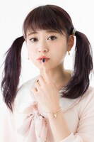 鹿目まどかモデルのブレスレットの着用例。