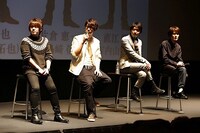 （左から）羽柴夏樹役の松岡禎丞、松永智也役の江口拓也、片倉恵一役の島崎信長、直江剛役の内山昂輝。