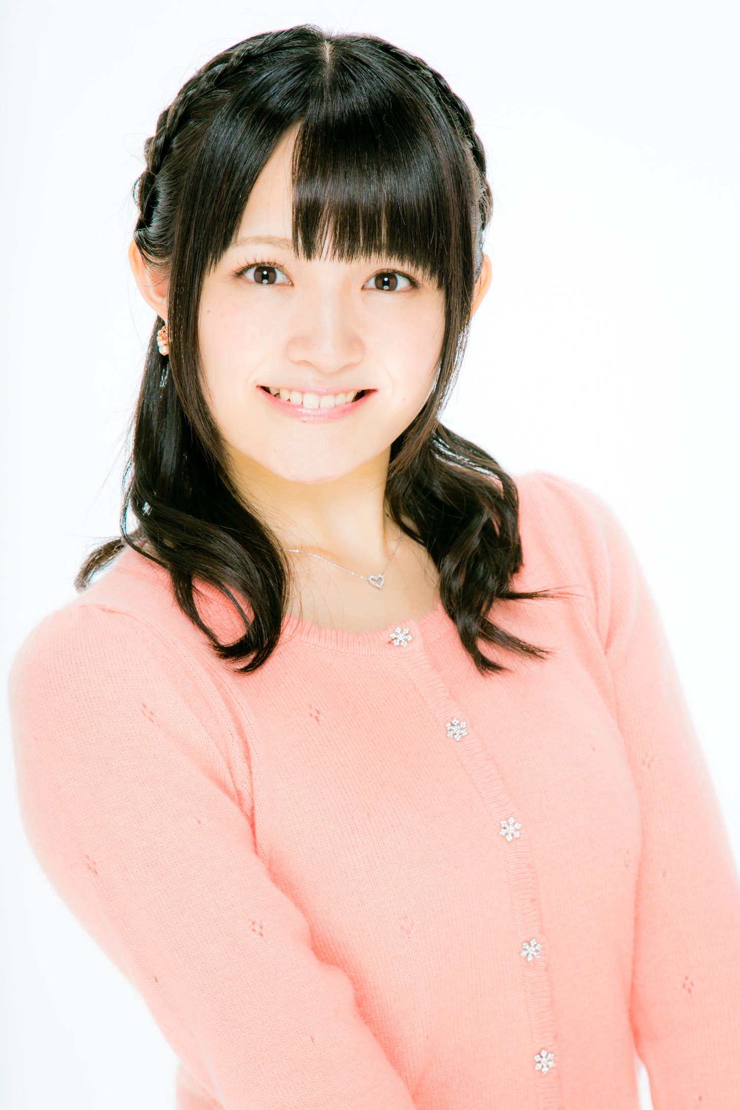 ミヨ役を務める西明日香。