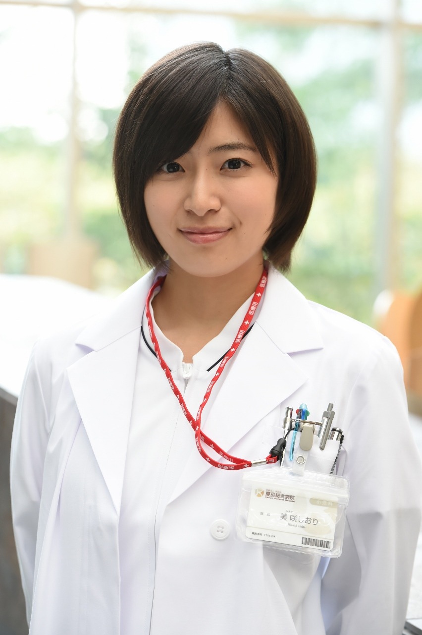 美咲しおり役の南沢奈央。