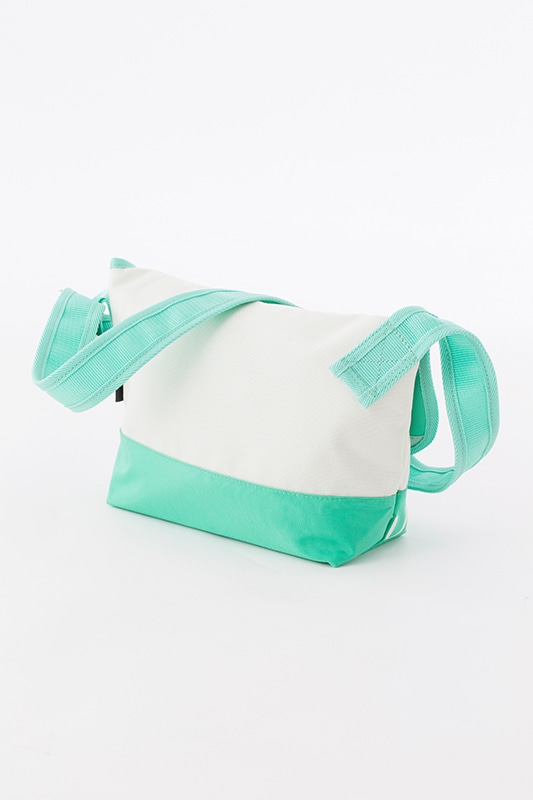 青葉城西高校モデルのメッセンジャーバッグ。