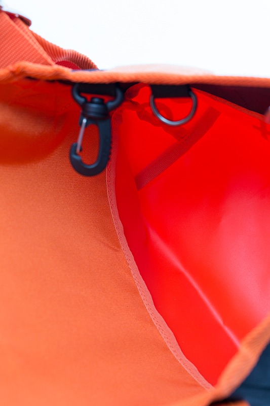 烏野高校モデルのメッセンジャーバッグ。