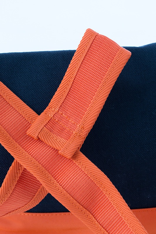 烏野高校モデルのメッセンジャーバッグ。