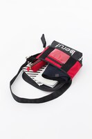 音駒高校モデルのメッセンジャーバッグ。