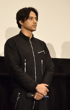 土屋太鳳 満島真之介がアニメ 僕だけがいない街 イベントでアフレコの難しさ語る 映画ナタリー