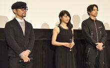 （左から）伊藤智彦、土屋太鳳、満島真之介。