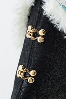 ファイ・D・フローライト/ユゥイをモチーフにしたブーティ。