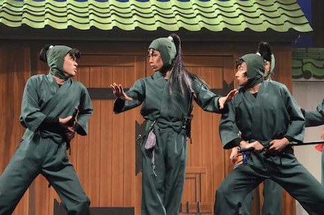 仲の悪い文次郎と留三郎の間に入る仙蔵。