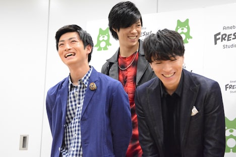 会見は和気あいあいと進んだ。