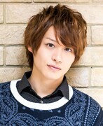 星宿役の前山剛久。