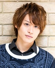 星宿役の前山剛久。