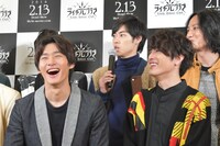 戸塚純貴（上段中央）は終始笑いの種を蒔き、場を和ませた。