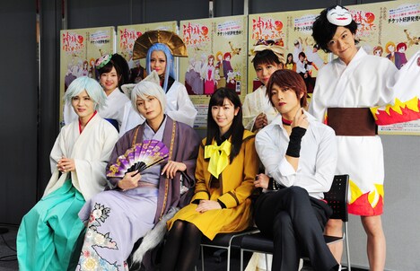 上段左から高木悠未(LinQ)、奥仲麻琴、大場美奈(SKE48)、加藤真央。下段左から樋口裕太、八神蓮、寺島咲、南圭介。