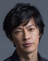 ジャン・サントロ役の合田雅吏。