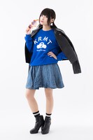 「おそ松さん スウェット」のカラ松の着用例。