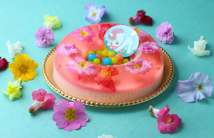 ユニコ に登場する巨大ゼリー 食べられる花入りのババロアになって発売 コミックナタリー ユニコ に登場する巨大ゼリー 食べられる花入りのババロアになって発売 コミックナタリー