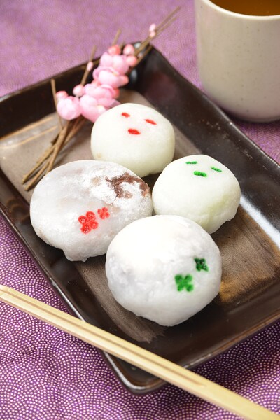 「3月のライオン」に登場するふくふくダルマを再現したもの。