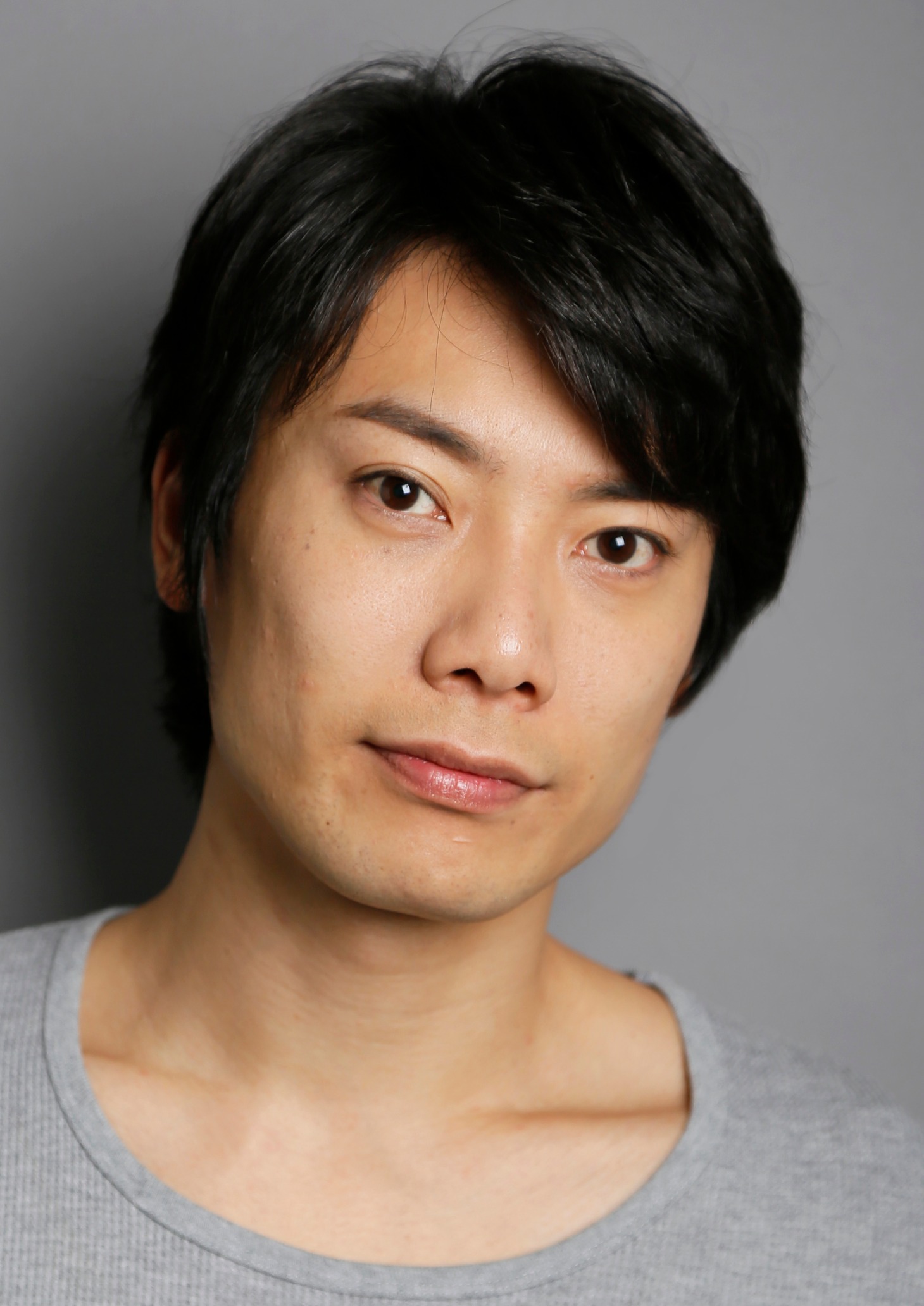 銅橋正清役の兼崎健太郎。