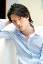 古賀公貴役の輝馬。