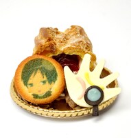 「森山からの手相苺シュークリーム」