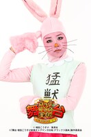 うさみ役の真凛。