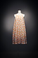 「マドモアゼル タラ」が制作したレベッカイメージのワンピース。