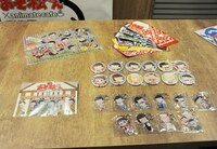 店内で販売されるグッズ。