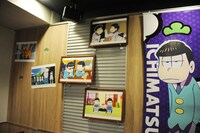 「おそ松さん」コラボカフェの店内の様子。