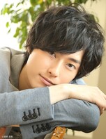 エミリオ役の増田俊樹。