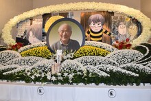 京極夏彦がデザインした祭壇。