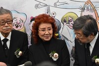 左からさいとう・たかを、野沢雅子、編集者の松田哲夫氏。
