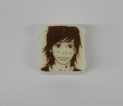 「潔く柔く」より小峰清正をイメージしたチョコレート。