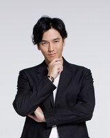 成田メロンヌ役の要潤。