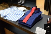 ルパンをイメージしたシャツとパンツ。