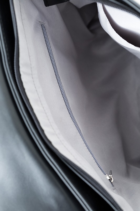 「トライガン ニコラス・D・ウルフウッドモデルショルダーバッグ」