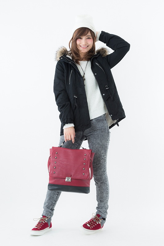 「トライガン ヴァッシュ・ザ・スタンピードモデルショルダーバッグ」の使用イメージ。