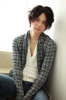 ノエル役を演じる平野良。