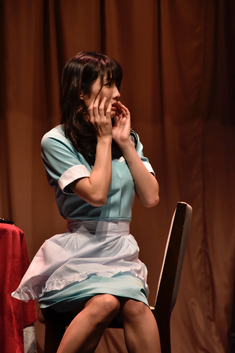 伊藤役の今野杏南。