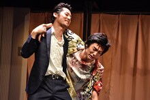 篠崎役の福士誠治と健二役の山田悠介。