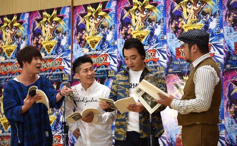 左からジャングルポケット、ケンドーコバヤシ。