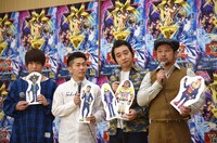 左からジャングルポケット、ケンドーコバヤシ。