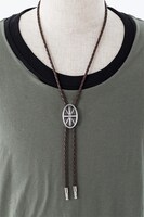 「二階堂大和のループタイ」