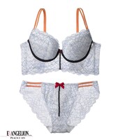 「PEACH JOHN×EVANGELION EVAモデルレーシィブラセット」の綾波レイモデル。