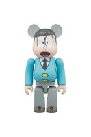 「BE@RBRICK おそ松さん」のチョロ松。(c) 赤塚不二夫／おそ松さん製作委員会BE@RBRICK TM & (c) 2001-2016 MEDICOM TOY CORPORATION. All rights reserved.