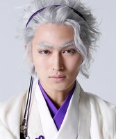 松田凌演じる金城白子。(c)唐々煙／マッグガーデン 撮影：渡部孝弘